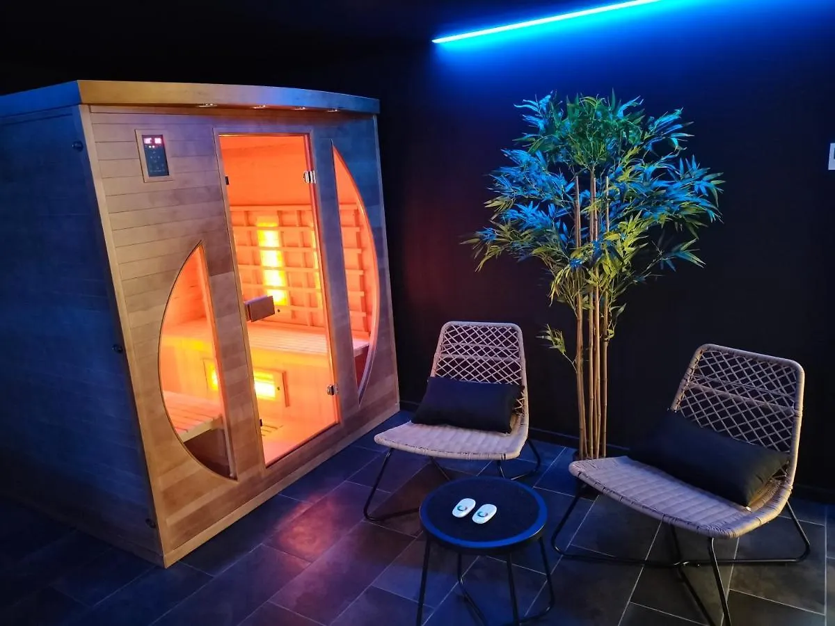 Le Jardin Medicis Gite Avec Spa Jacuzzi Et Sauna Tredion 프랑스